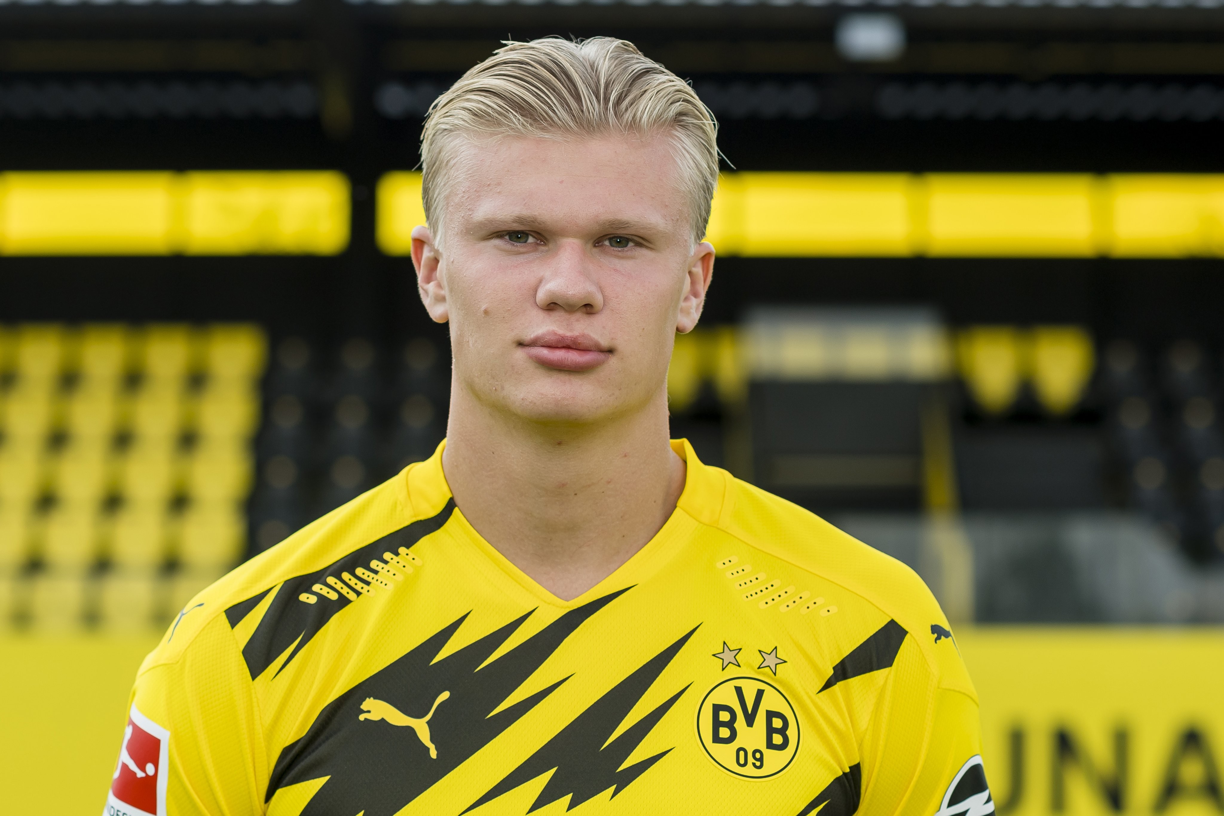 弗法纳：埃斯特旺还很年轻，但他非常出色，天赋惊人（弗法纳：埃斯特旺年少却实力非凡，天赋异禀）