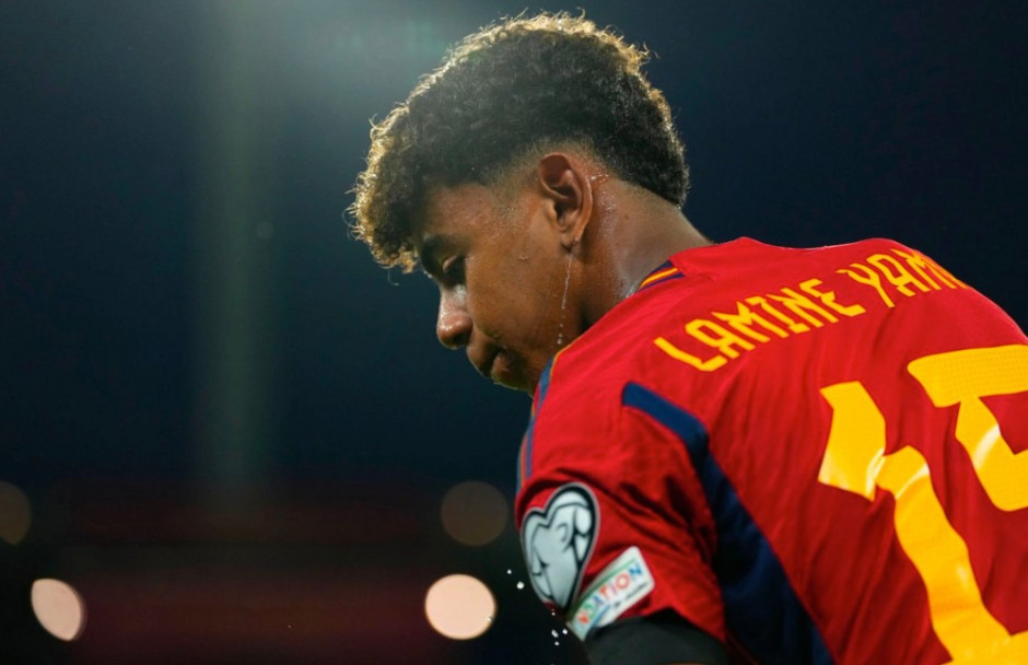 托蒂：说C罗的坏话只能说明你在嫉妒他，他和梅西的水平相当（托蒂：诋毁C罗只是嫉妒，他与梅西实力相当）