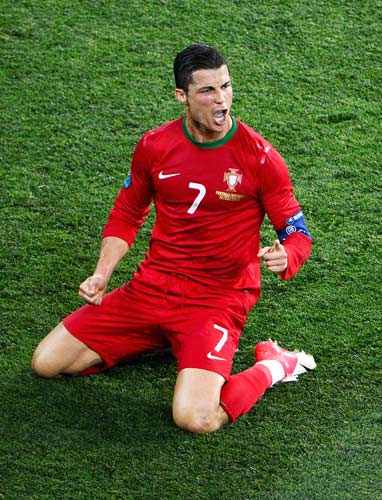 斯帕莱蒂：球员们脸上不再是满足的表情，而是更加放松的表情（斯帕莱蒂：球员的神情已由满足转为更放松）