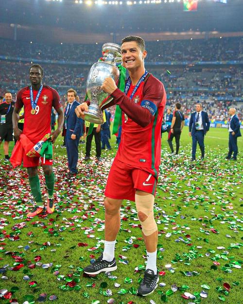 斯基拉：卡洛斯-奥古斯托即将与国米涨薪续约至2030年（斯基拉：卡洛斯-奥古斯托将与国米续约至2030年，薪资提升）