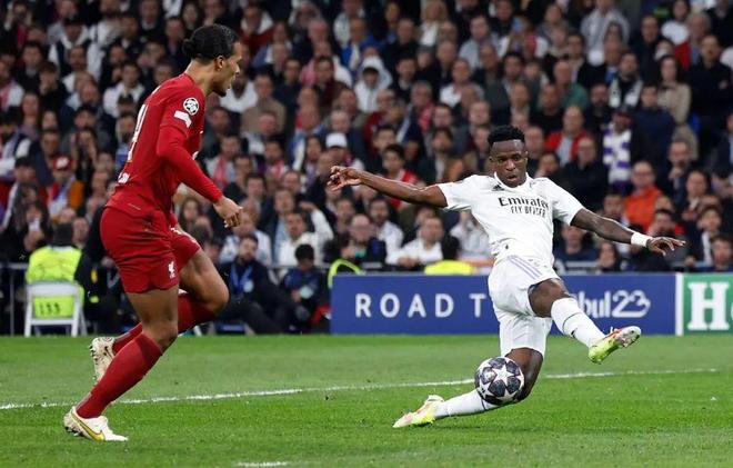 阿门本赛季首次得分30+，他得分上25的比赛火箭4场全胜（阿门本季首砍30+，其25+场次火箭4战全胜）