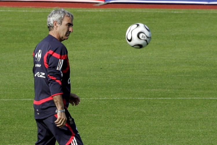 2场贡献6球1助攻+夺得金靴，法比奥当选中超11月最佳球员（两战斩6球1助并加冕金靴，法比奥荣膺中超11月最佳球员）