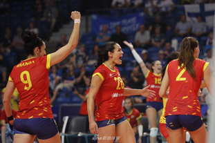 成都蓉城新掌门人徐正源成功续约，签约韦世豪、周定洋，球队迅速提升，备战亚冠，力争争冠。（徐正源续约成都蓉城，韦世豪周定洋加盟助阵，球队提速备战亚冠，剑指冠军）