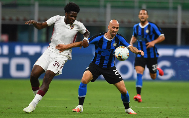 迪玛利亚优雅盘带演绎绿茵华尔兹（迪玛利亚用细腻脚法奏响草场圆舞曲）