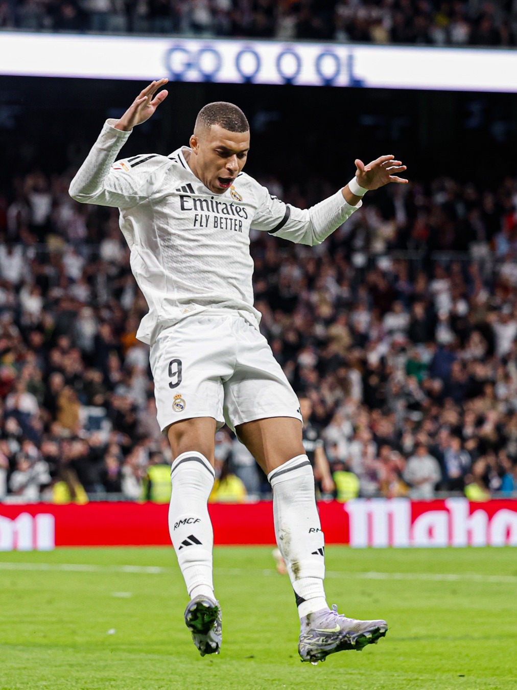 西甲半场：格德斯建功，久保建英失良机，皇家社会1-0赫罗纳（西甲上半场战报：格德斯破门，久保建英失机，皇家社会暂以1-0领先赫罗纳）