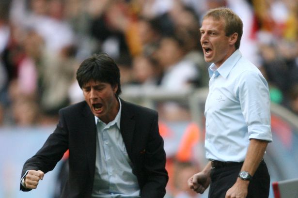 英超战报：利物浦2-1逆转热刺,（英超焦点战：利物浦2-1上演逆转击败热刺）